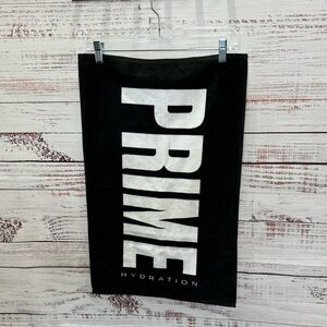 Prime Black/White Towel - Brand New